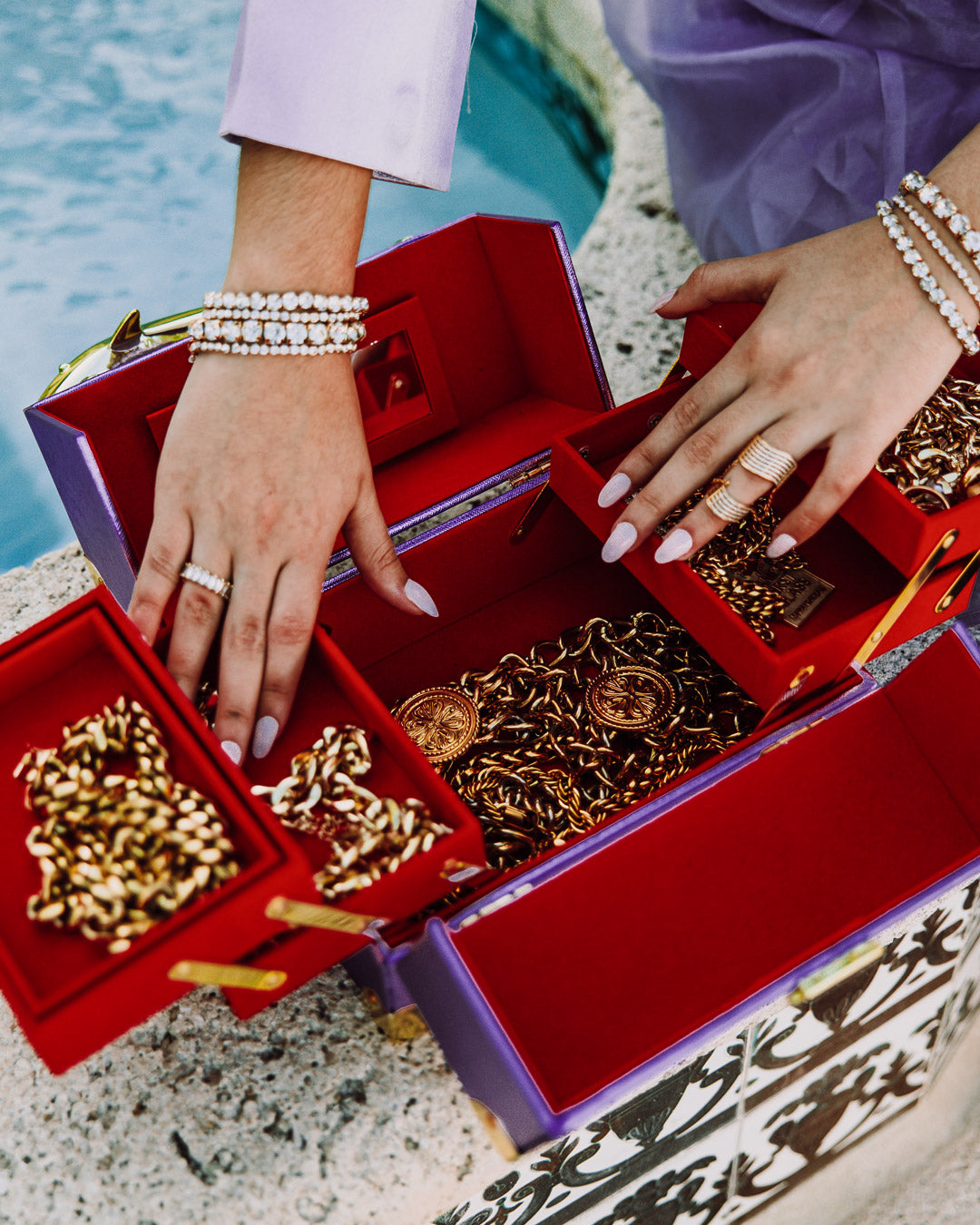 SHARKS OF THE GOLD OCEAN JEWELRY CASE